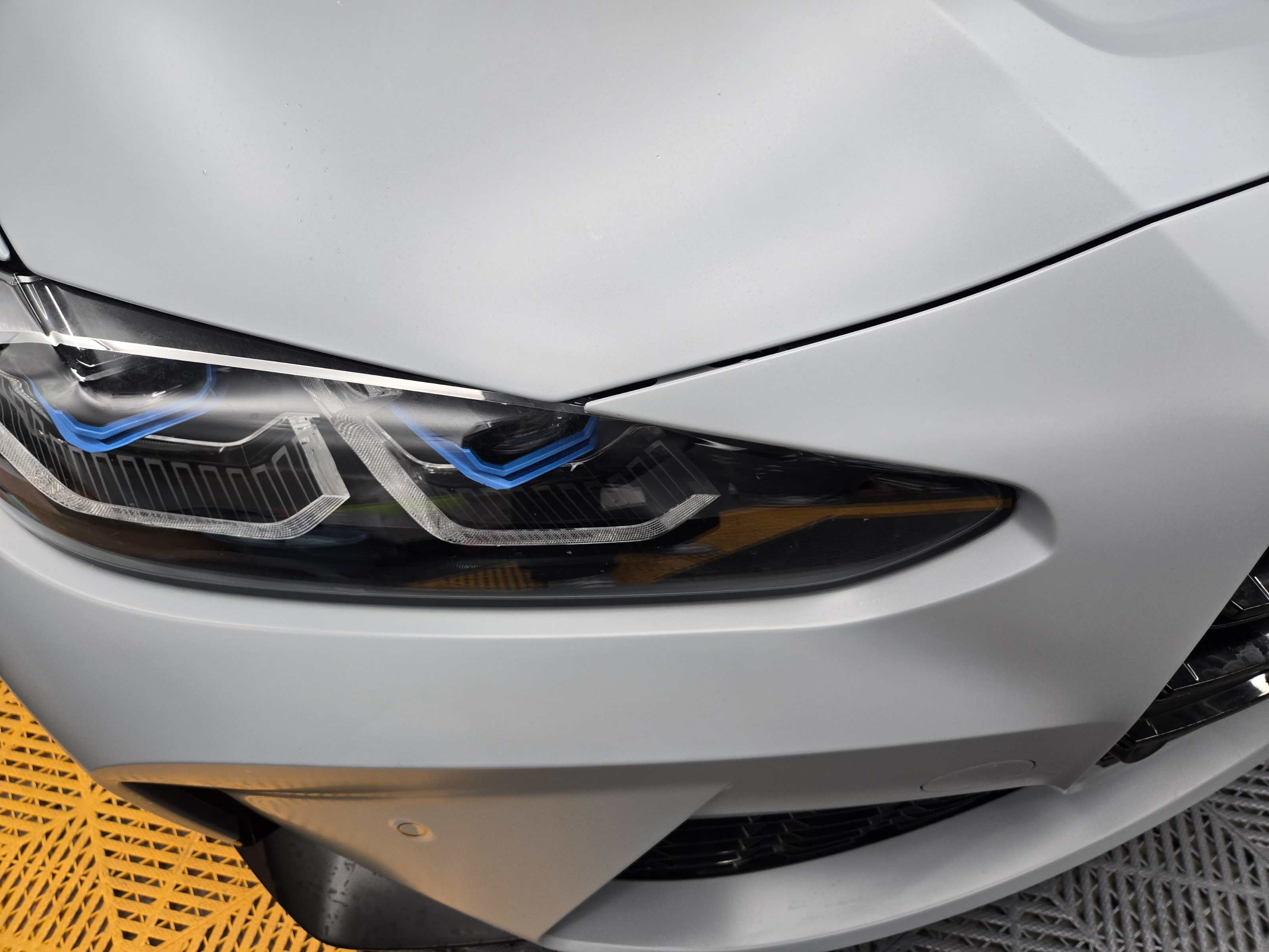 BMW G82 M4 フロントバンパー施工完了